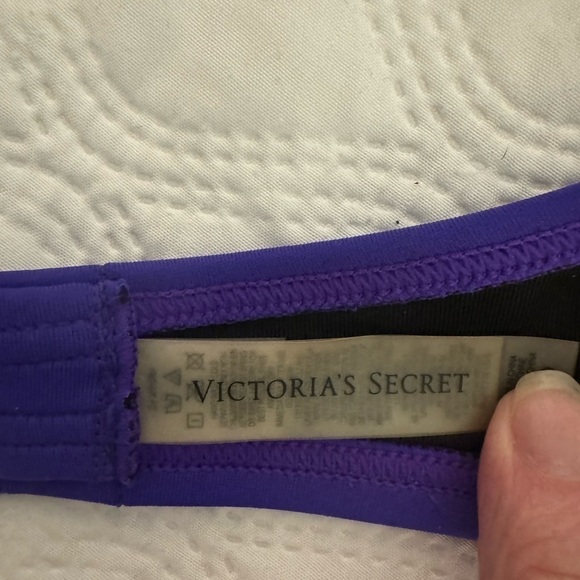 VICTORIA SECRET deep purple Bikini top Size 34D “push up” style - Picture 8 of 8